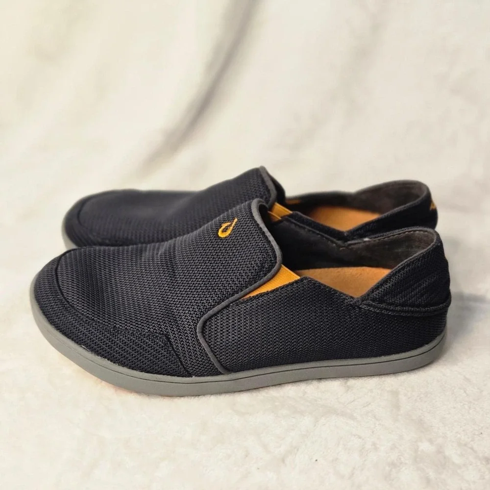 OluKai Men's size 8 gray slip-on shoes‎